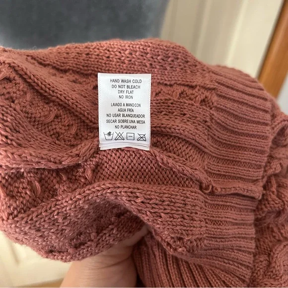 Fashion Nova Dusty Pink V-Neck Cropped Sweater - Picture 6 of 6